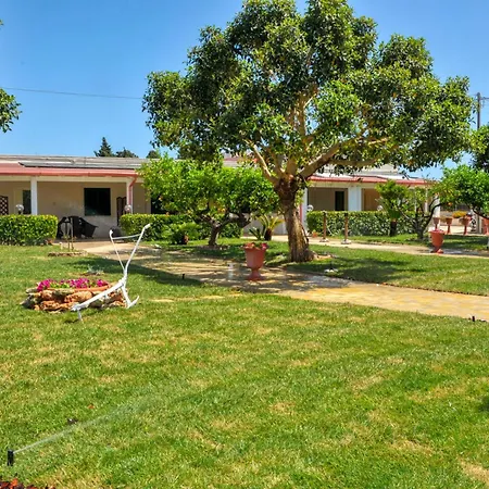 בית חווה Tenuta Paifer אוטרנטו